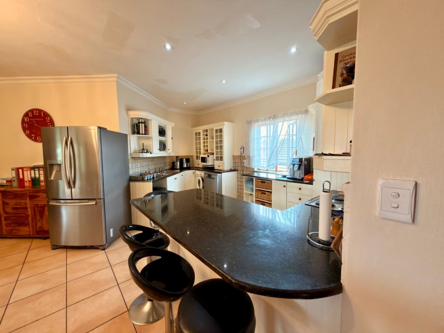 To Let 3 Bedroom Property for Rent in Landsmeer Residential Estate North West